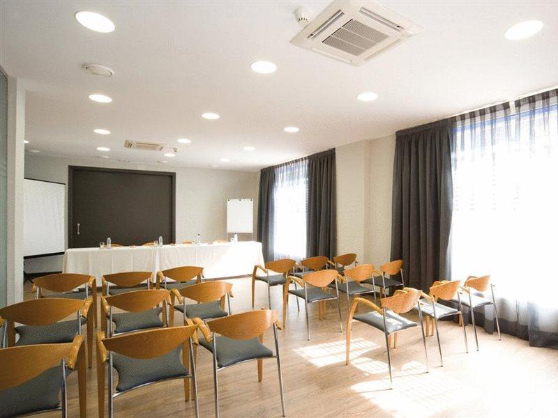 Hotel Cisneros アルカラ・デ・エナレス エクステリア 写真